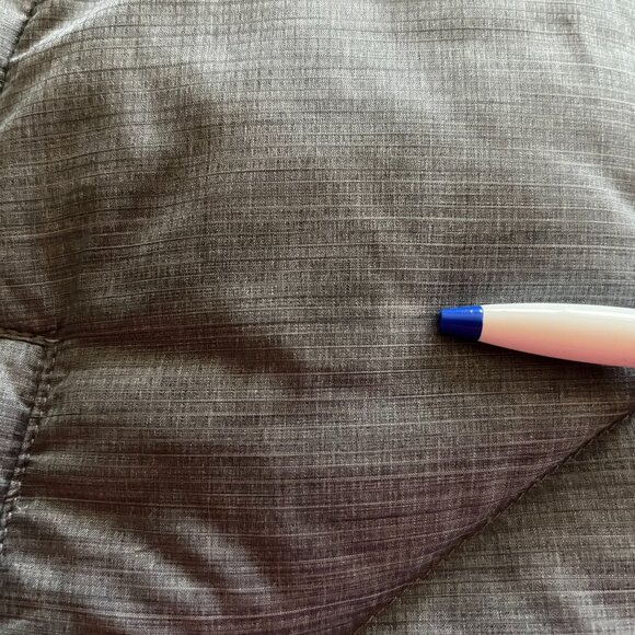 The North Face Women's Down Vest Size Medium - Picture 7 of 8